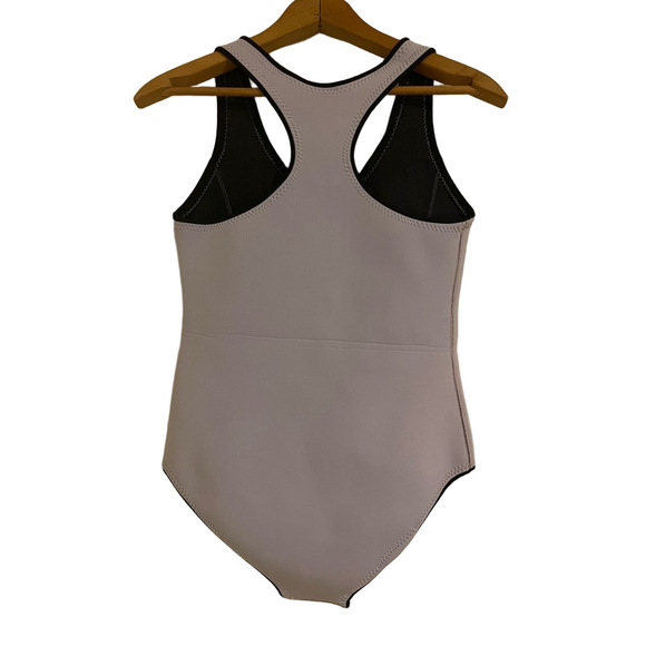 NEW UNWORN ABYSSE Elle one piece IN SOLD OUT LILAC - Picture 8 of 11